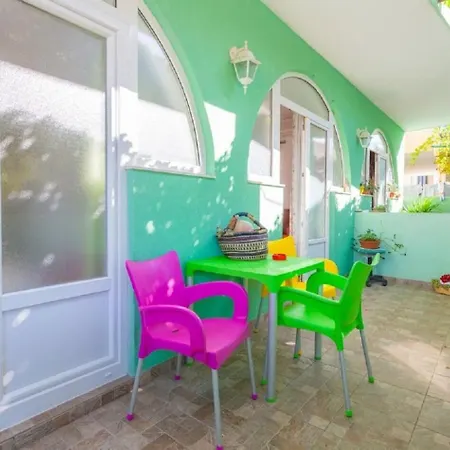 Tomislava - Ground Floor Apartment Makarska