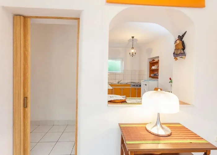 Tomislava * 马卡尔斯卡